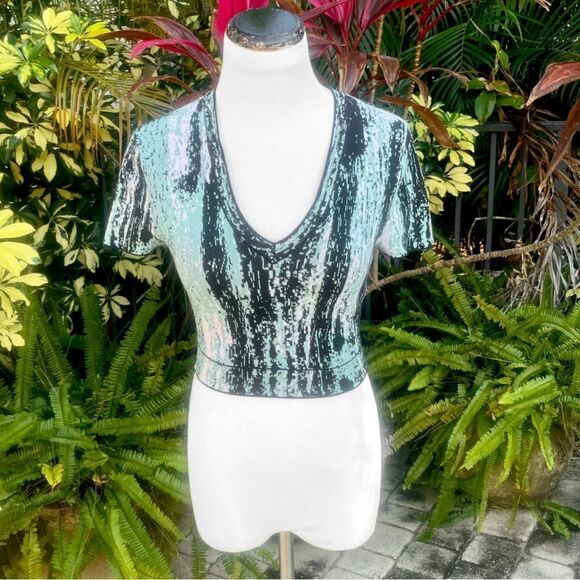 BCBGMaxAzria Abia Cropped Sweater - Picture 2 of 7